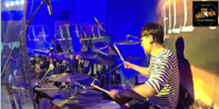 주님의 강이(주 보좌로부터)(The River Is Here)